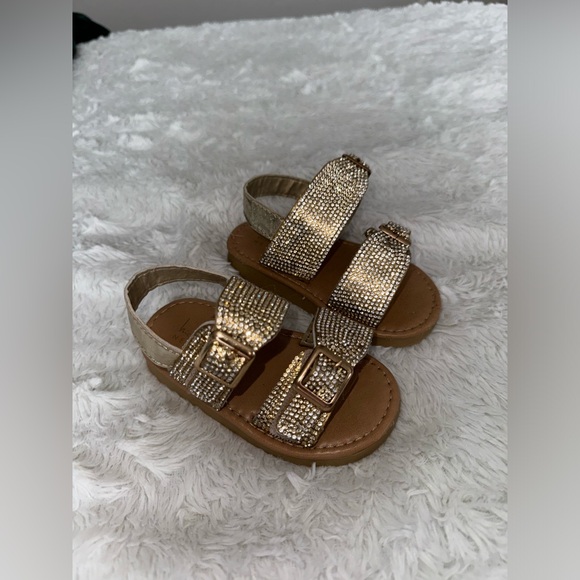 4c Adorable Toddler Sandals - Picture 3 of 3